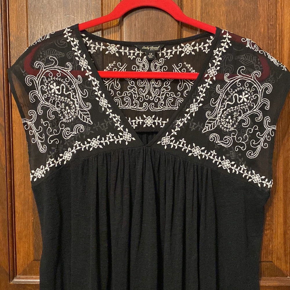 Lucky Brand Black and White Embroidered Blouse - Picture 2 of 6
